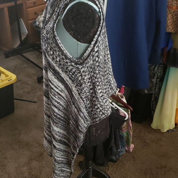 Sleeveless sweater - Picture 2 of 4